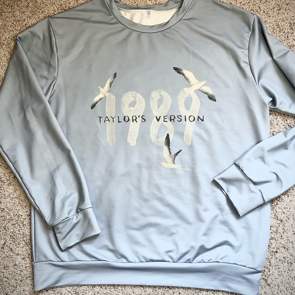 Taylor Swift 1989 Crewneck - Light blue